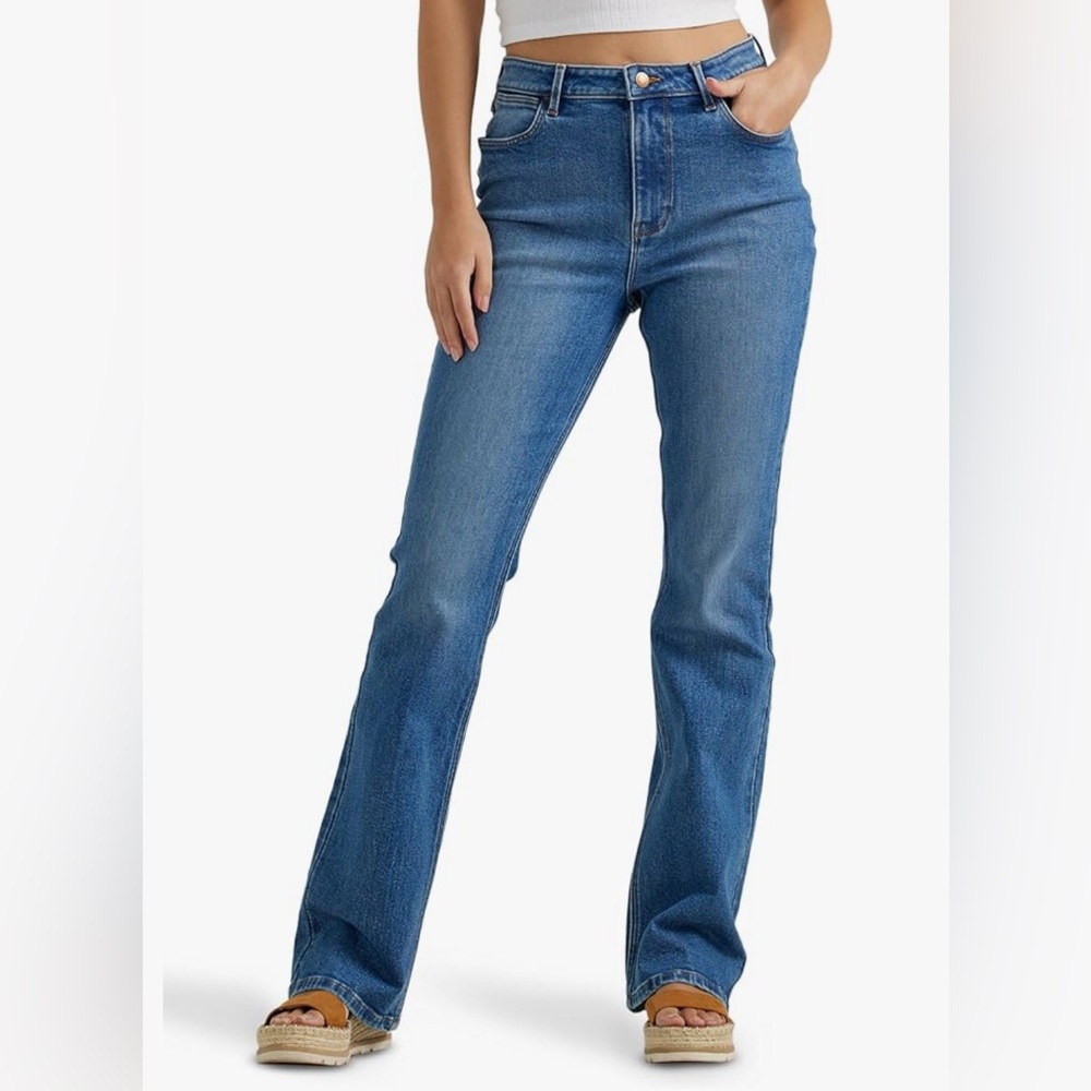 Wrangler Blue Boot Cut Jeans Classic Style